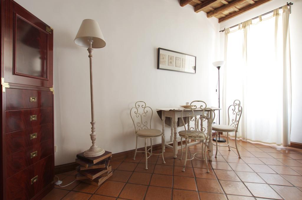Апартаменты Vacanze Romane Centro Storico Trastevere Номер фото
