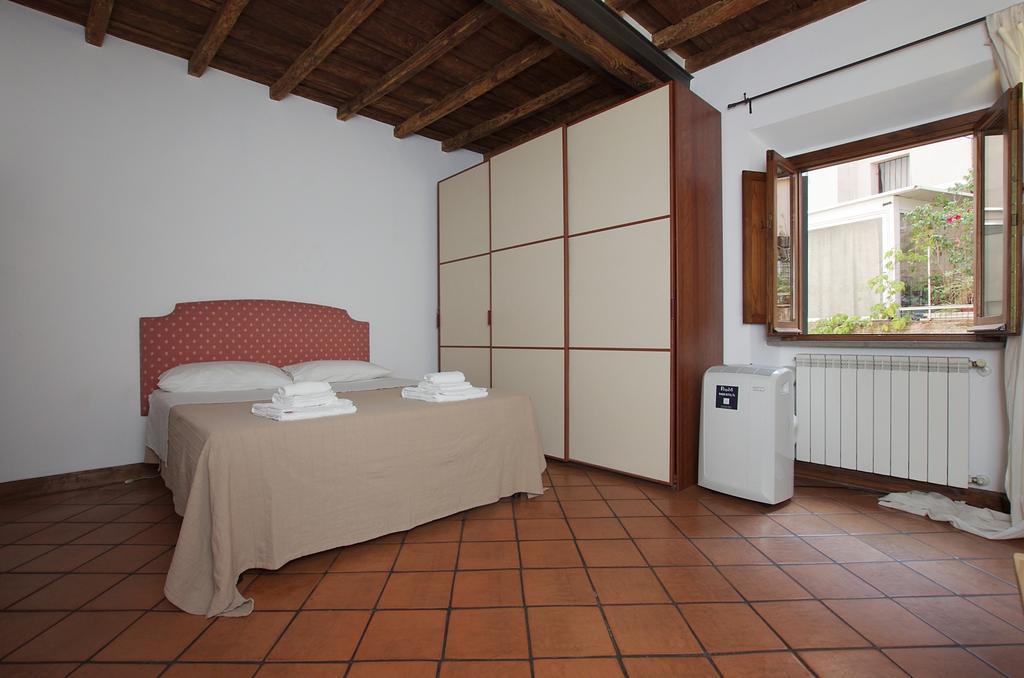 Апартаменты Vacanze Romane Centro Storico Trastevere Номер фото